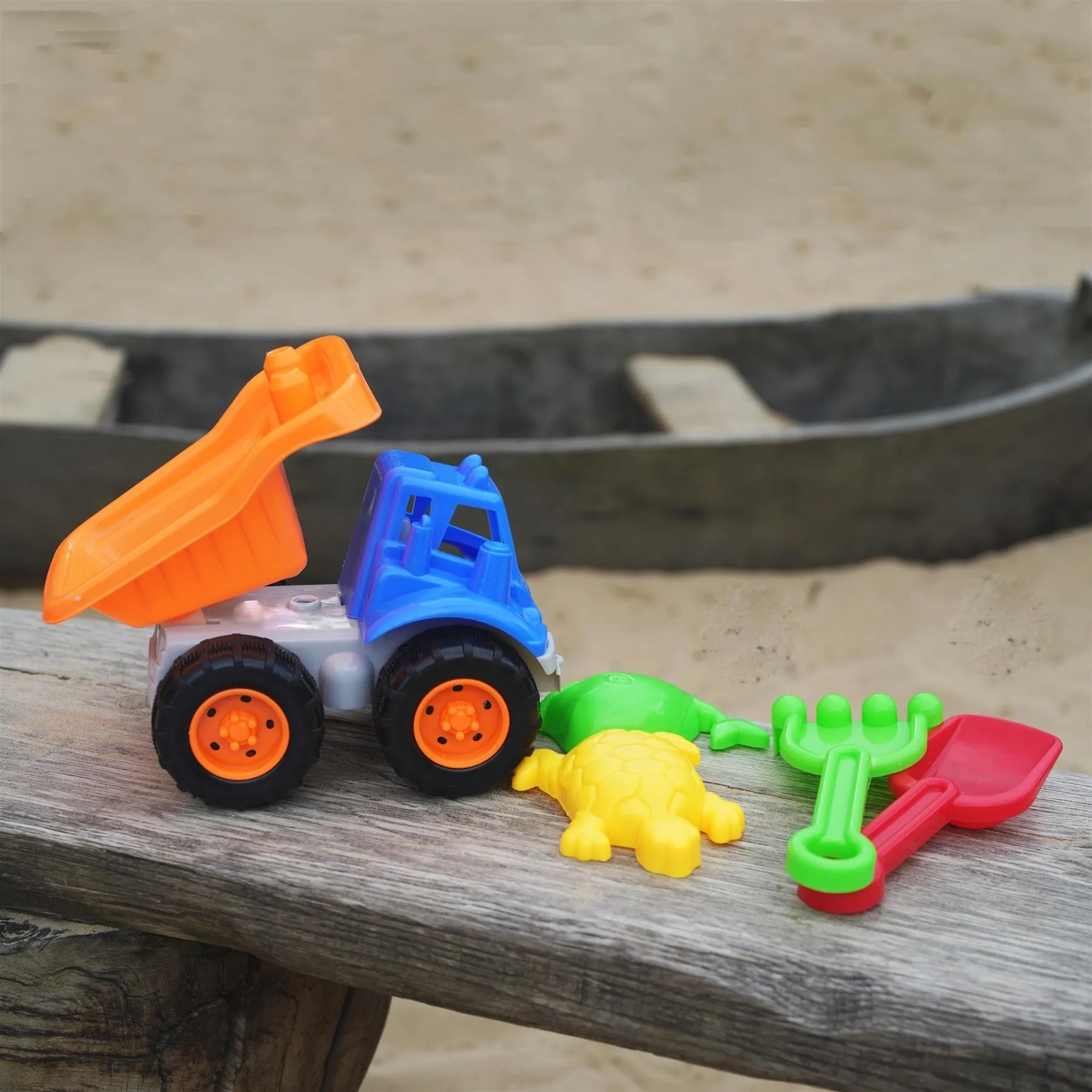 Sand Truck & Accessories Set (5 Pcs.)