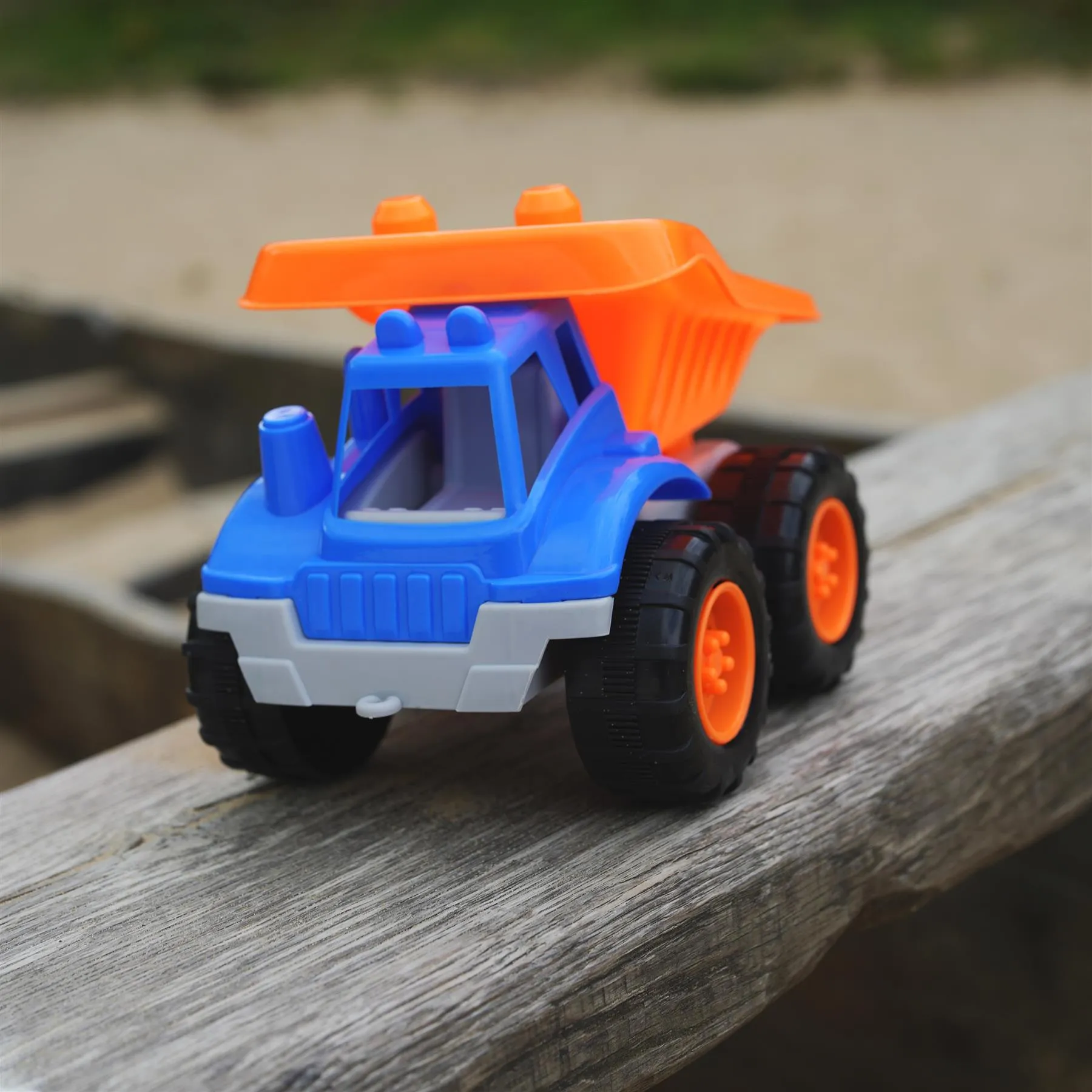 Sand Truck & Accessories Set (5 Pcs.)